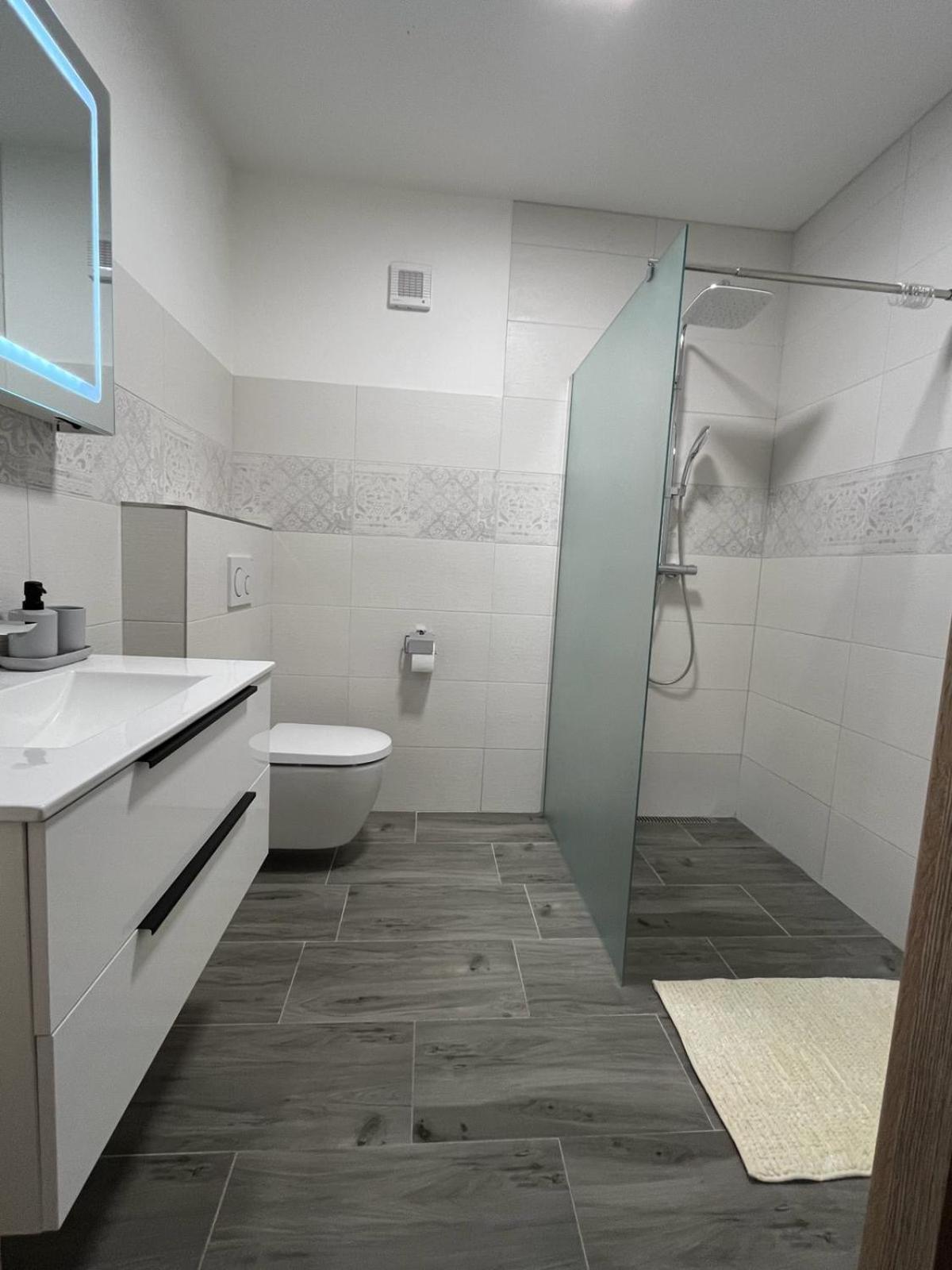 Apartman Kuga Mikulov Exterior photo
